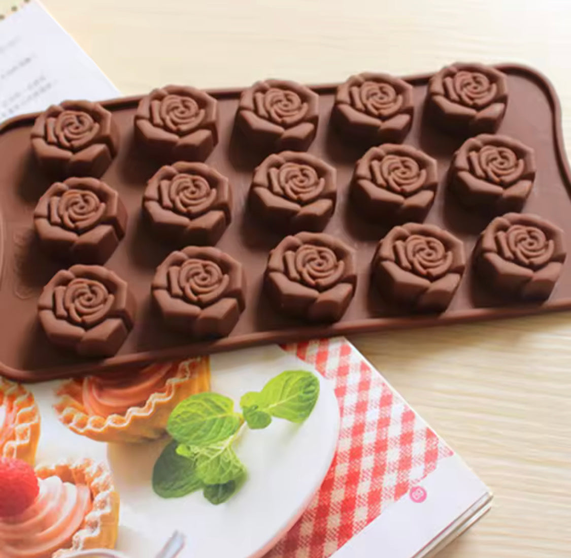 Flowers Shaped Silicone Chocolate Mold, Cake Decoration Tool, Reusable Rose Flower Chocolate Mold Flowers Shaped Silicone Chocolate Mold, Cake Decoration Tool, Reusable Rose Flower Chocolate Mold